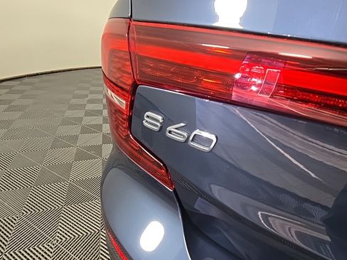 Certified 2022 Volvo S60 B5 Momentum w/ Premium Package image 10