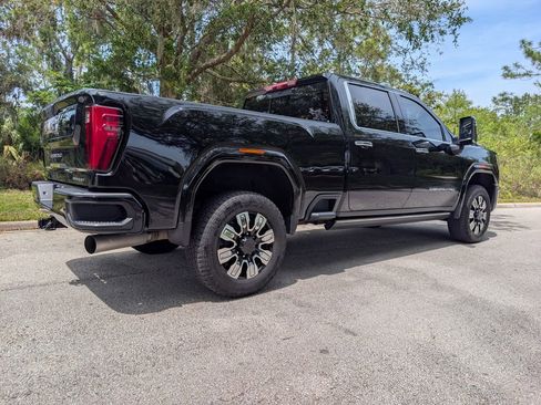 Used 2024 GMC Sierra 2500 Denali w/ Denali Reserve Package image 9