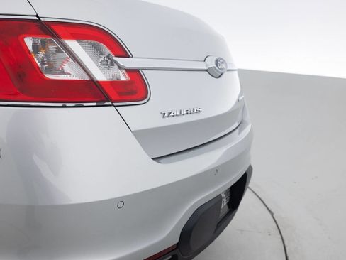 Used 2010 Ford Taurus Limited image 16