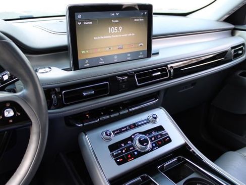 Used 2020 Lincoln Aviator Reserve w/ Equipment Group 202A image 20