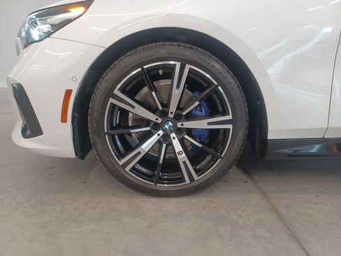 Certified 2025 BMW 530i xDrive w/ M Sport Package image 21