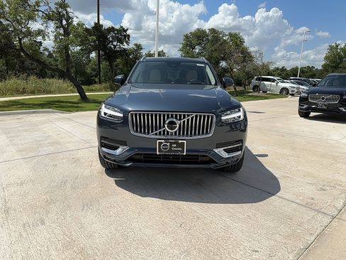 Certified 2024 Volvo XC90 B6 Ultimate w/ Lounge Package image 9