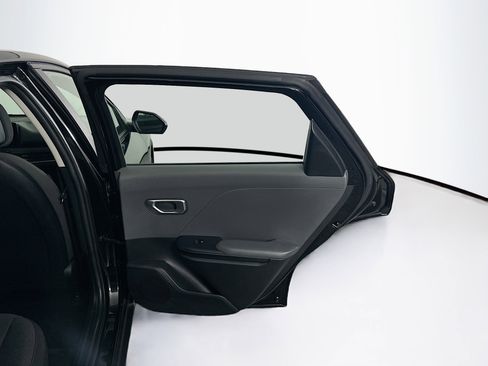 Used 2025 Kia K4 FWD image 28