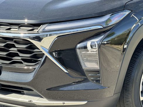 Used 2024 Chevrolet Trax LT w/ Driver Confidence Package image 6