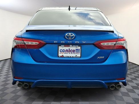 Used 2020 Toyota Camry XSE image 5
