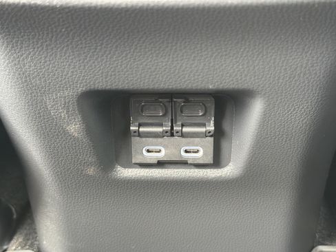 Used 2025 Toyota RAV4 XLE FWD image 20