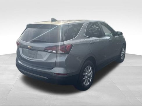 Used 2023 Chevrolet Equinox LT FWD image 2