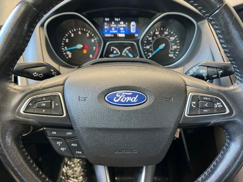 Used 2016 Ford Focus Titanium FWD image 24
