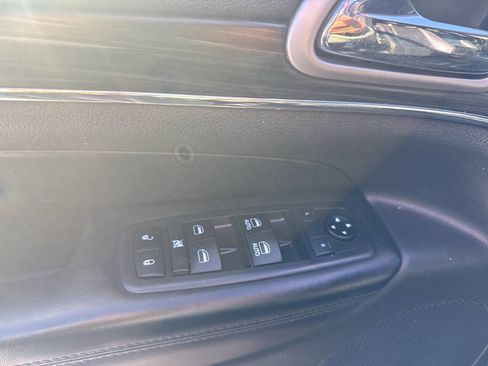 Used 2019 Jeep Grand Cherokee Limited image 15