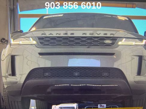 Used 2020 Land Rover Range Rover Evoque SE image 3