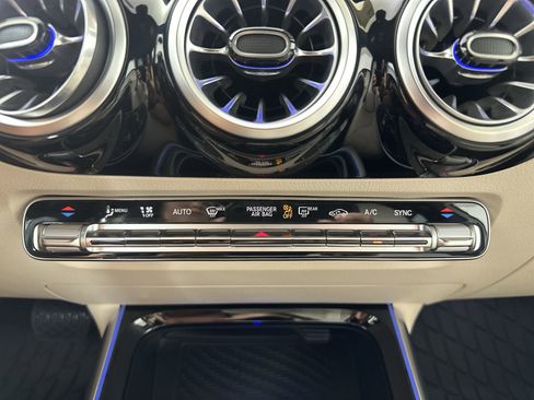 Used 2025 Mercedes-Benz GLA 250 4MATIC image 19