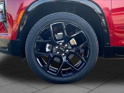 Used 2025 Chevrolet Traverse RS w/ LPO, Floor Liner Package AWD/4WD image 11