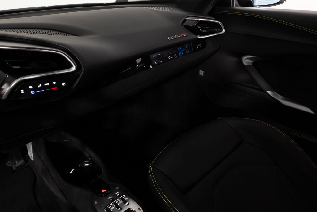 Used 2024 Ferrari 296 GTB RWD image 33