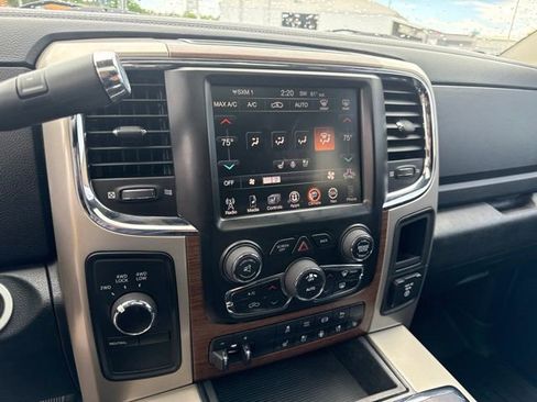 Used 2015 RAM 2500 Laramie w/ Black Appearance Group AWD/4WD image 27