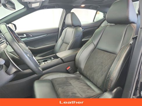 Used 2022 Nissan Maxima SR image 11