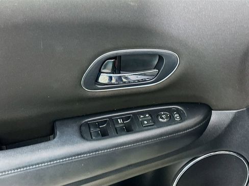 Used 2017 Honda HR-V EX image 21