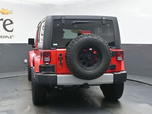 Used 2015 Jeep Wrangler Unlimited Sahara AWD/4WD image 34