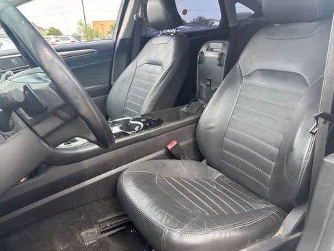 Used 2016 Ford Fusion SE w/ Equipment Group 202A FWD image 21