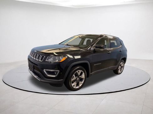 Certified 2018 Jeep Compass Limited w/ Navigation Group AWD/4WD image 3