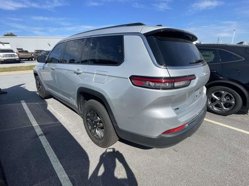 Used 2021 Jeep Grand Cherokee L Laredo w/ Luxury Tech Group I image 10