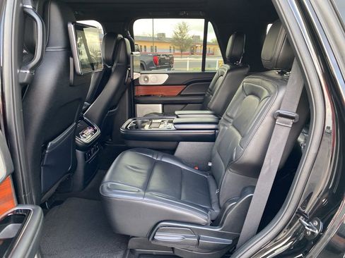 Used 2018 Lincoln Navigator Reserve w/ Technology Package image 38