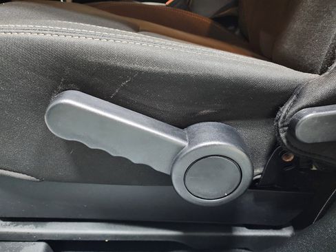 Used 2018 Jeep Wrangler Sport image 17