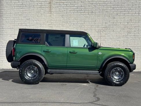 New 2025 Ford Bronco Outer Banks w/ Sasquatch Package AWD/4WD image 8
