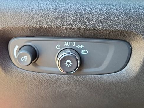 Certified 2023 Chevrolet Traverse LT image 25