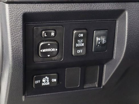 Used 2017 Toyota Tundra SR AWD/4WD image 20