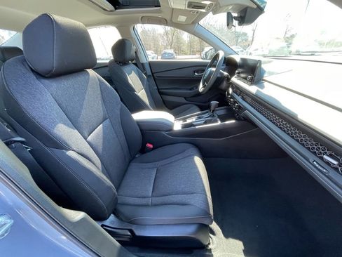 Certified 2025 Honda Accord SE image 34