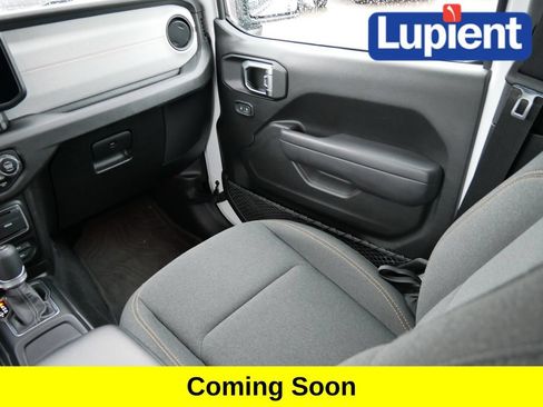 Used 2025 Jeep Wrangler Unlimited Sport AWD/4WD image 15
