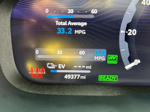 Used 2023 Toyota RAV4 XSE AWD/4WD image 12