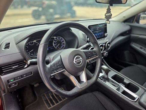 Used 2021 Nissan Sentra SV FWD image 15