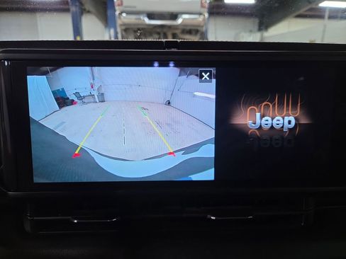 Used 2024 Jeep Wrangler Unlimited Rubicon w/ Safety Group image 20