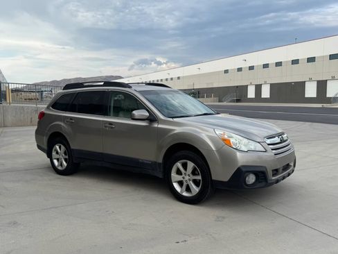 Used 2014 Subaru Outback 2.5i Limited AWD/4WD image 7