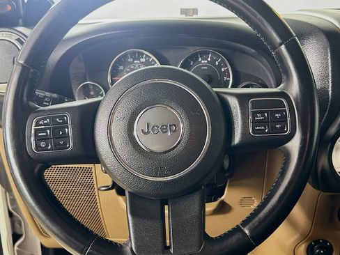 Used 2013 Jeep Wrangler Unlimited Sahara w/ Dual Top Group AWD/4WD image 14