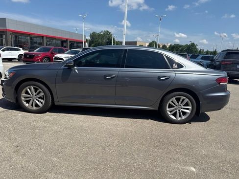 Used 2020 Volkswagen Passat 2.0T SE FWD image 6