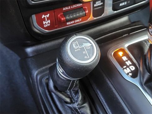 Used 2024 Jeep Gladiator Mojave image 28