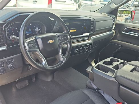 Used 2023 Chevrolet Silverado 1500 LT AWD/4WD image 15