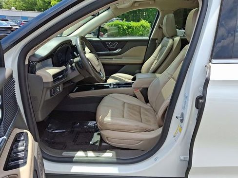 Used 2021 Lincoln Corsair AWD w/ Premium Package image 17