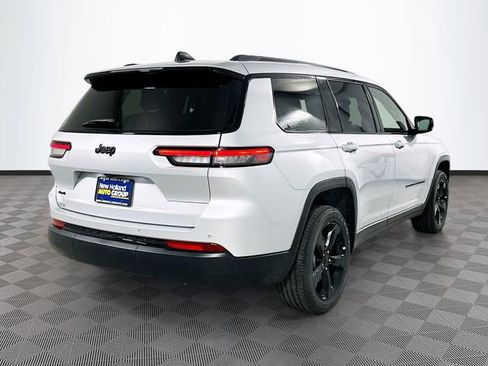 New 2025 Jeep Grand Cherokee L Altitude image 4
