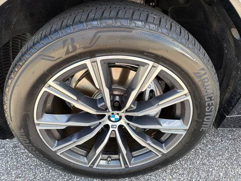 Used 2025 BMW X6 xDrive40i w/ Climate Comfort Package AWD/4WD image 15