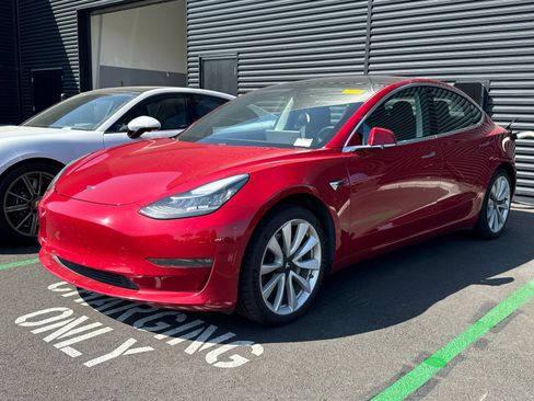 Used 2018 Tesla Model 3 Long Range RWD image 1