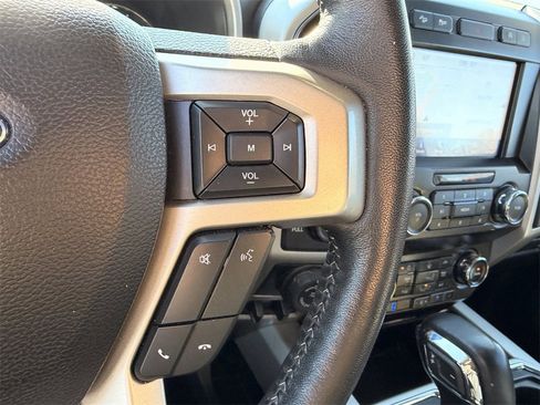 Used 2020 Ford F150 Lariat image 24