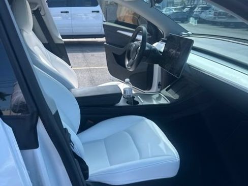 Used 2024 Tesla Model Y Performance AWD/4WD image 7