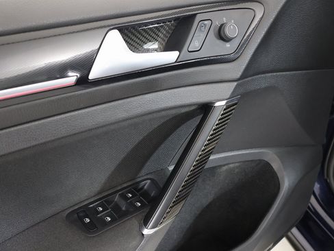 Used 2017 Volkswagen GTI Sport image 19