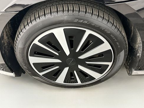 Used 2023 Lucid Air Pure image 11