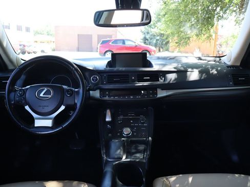 Used 2015 Lexus CT 200h w/ Navigation Package FWD image 16