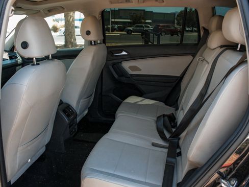Used 2019 Volkswagen Tiguan SEL AWD/4WD image 26