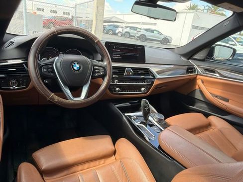 Used 2018 BMW 530i RWD image 16